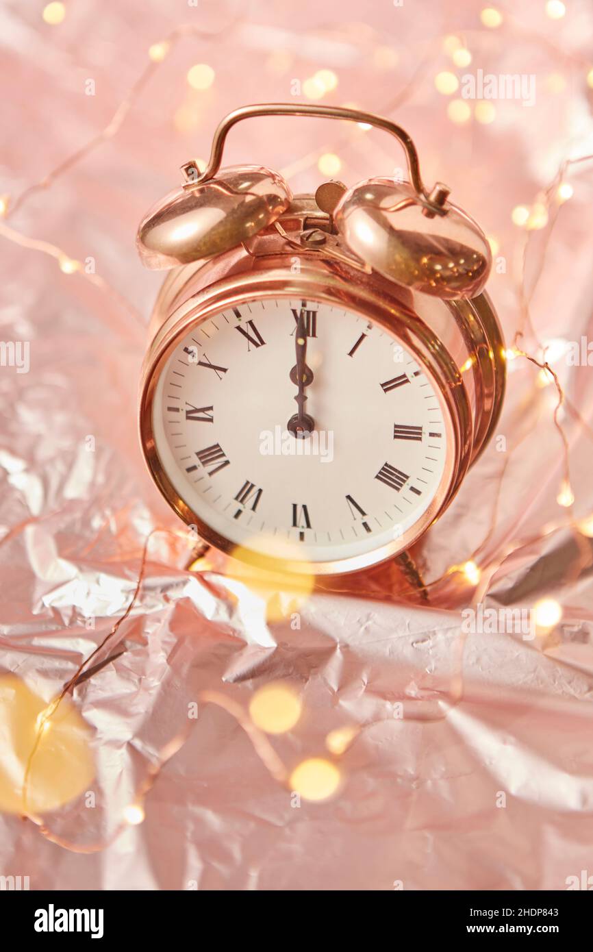 Wecker, Mitternacht, 12`Uhr, Wecker, Midnights, Zwölf`Uhr Stockfoto